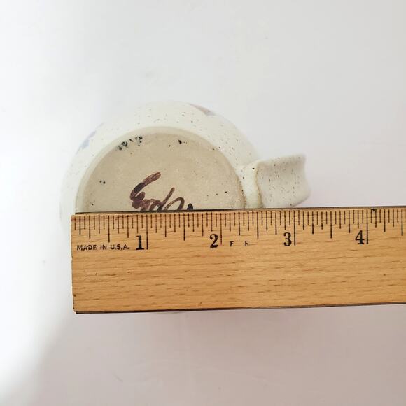 Vtg Studio Pottery Creamer Beige Speckled with Blue Flowers Leaves Signed 4.5" - Picture 11 of 12